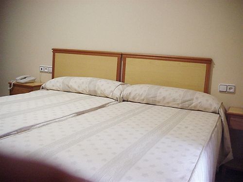 Hotel Al-yussana Lucena